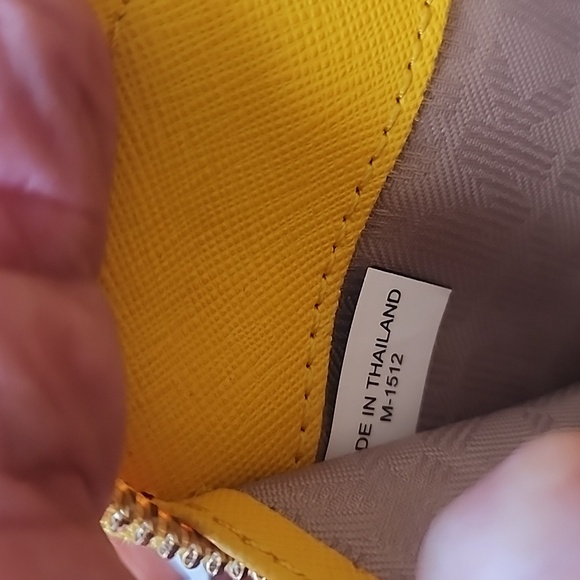 Michael Kors Jet Set Travel Continental Leather - Picture 8 of 10